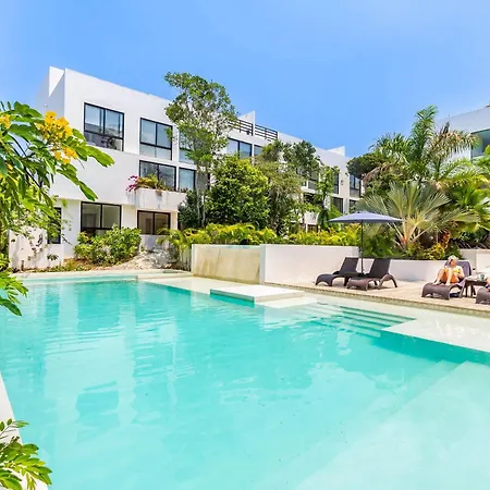 Tropical Bliss Apartments 3 Pools Rooftop Lounge And Gym